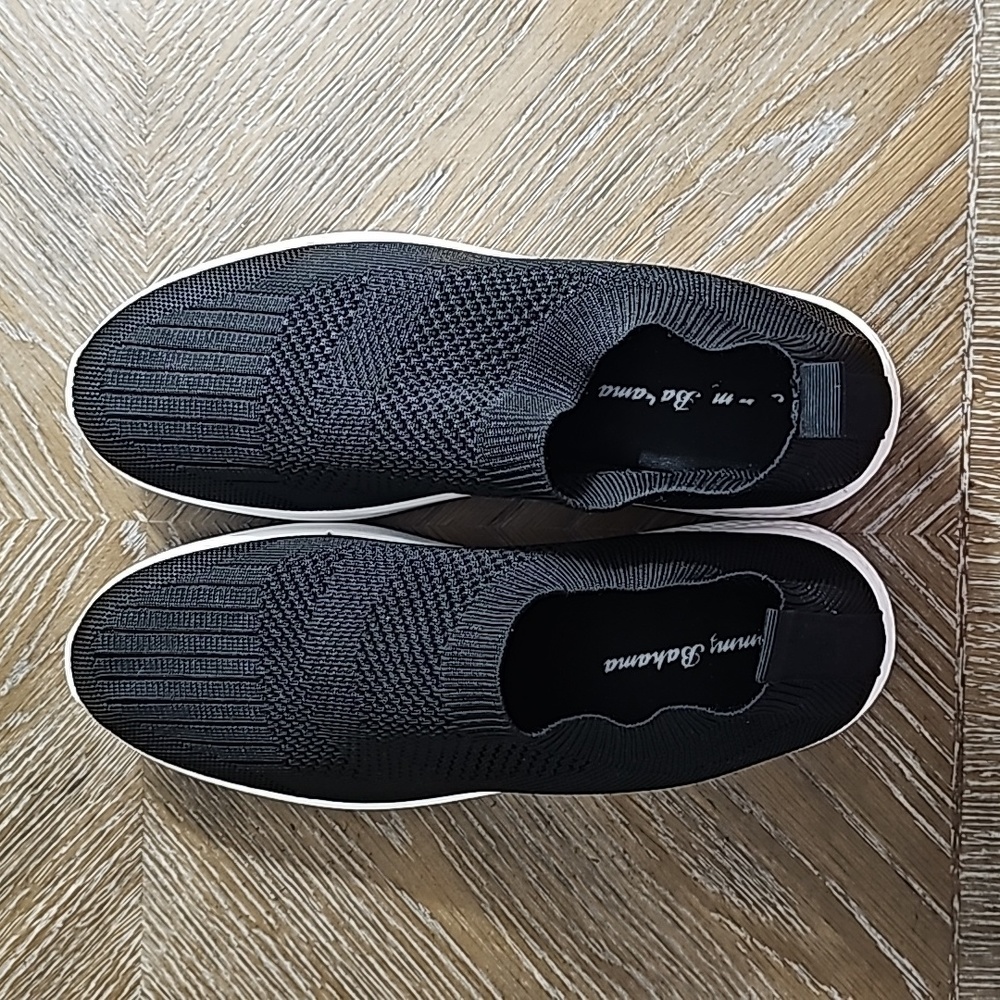 Tommy Bahama Women's Black Slip on sneakers - Size 10